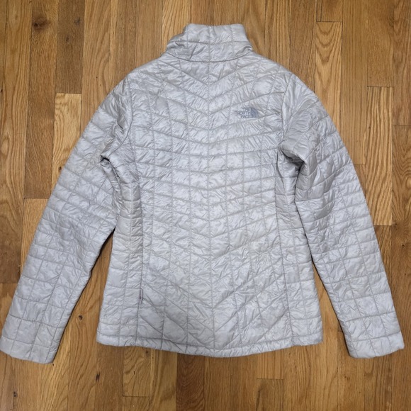 North Face Women's Thermoball Lightweight Everyday Casual Winter Jacket Silver S - Picture 2 of 13